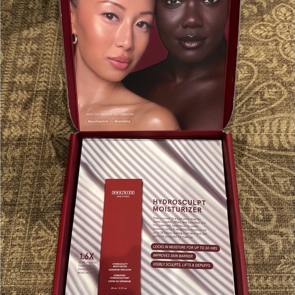 ONE/SIZE Hydrosculpt Moisturizer - Red - Picture 2 of 2